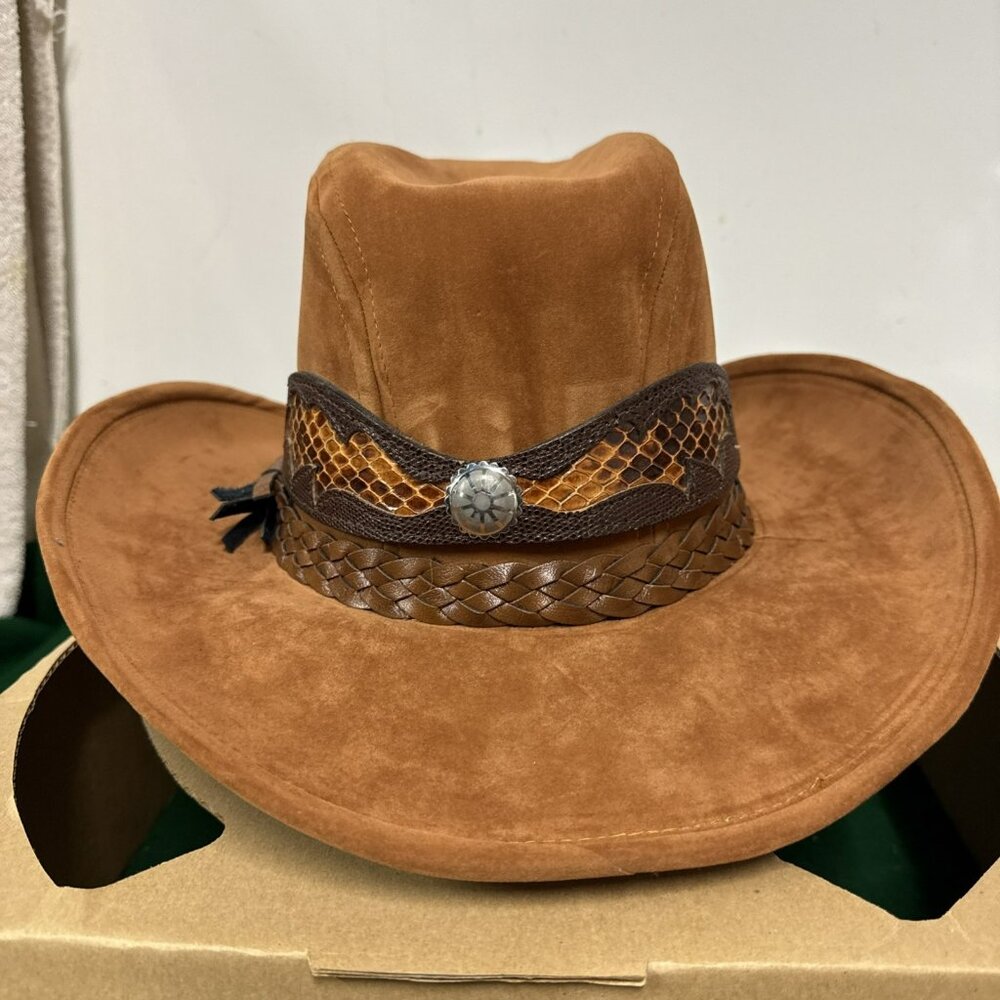 Wrangler Felt Cowboy Hat Embroidered Horse With Snake Skin Hat and 2nd Band